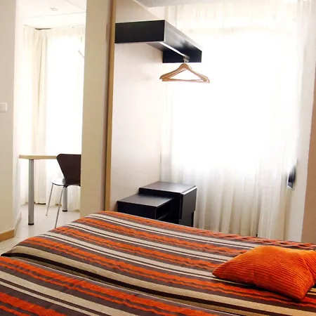 San Remo Hotel *